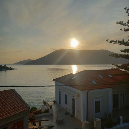 Sonia'S Apartment In Fiscardo Waterfront Fiszkárdo Kültér fotó